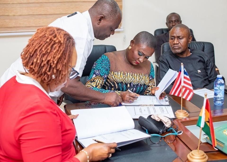 LIBERIA AND GHANA Ministers signing protocols